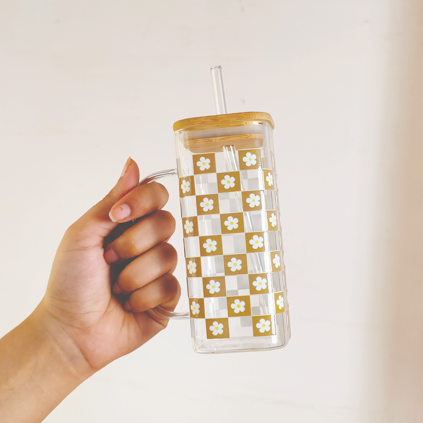 Sunny Daisy Checkered Glass Tumbler with Handle, Bamboo Lid & Straw – Aesthetic & Eco-Friendly Drinkware