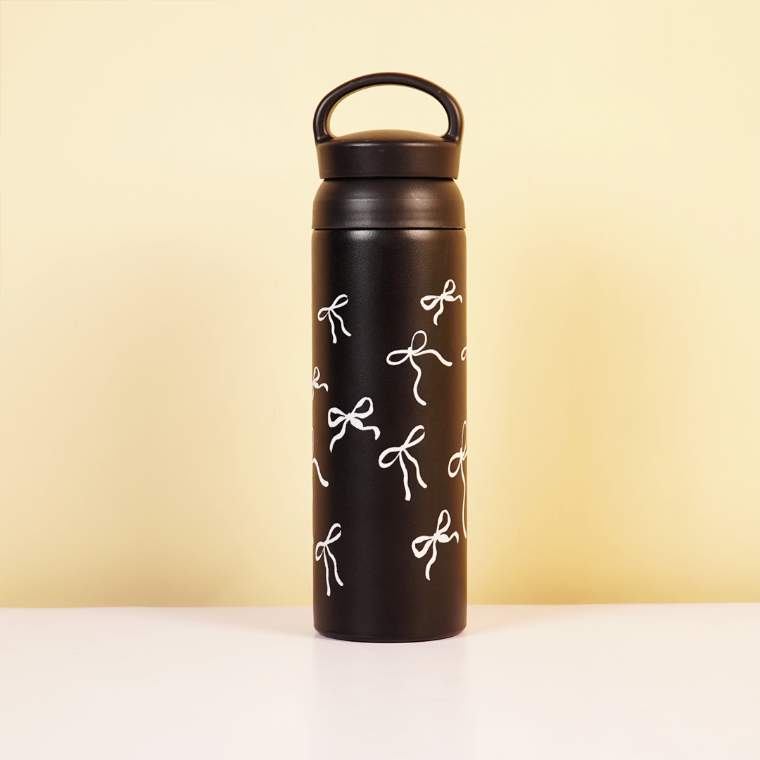 Midnight Elegance Bottle – Timeless Design with Modern Functionality