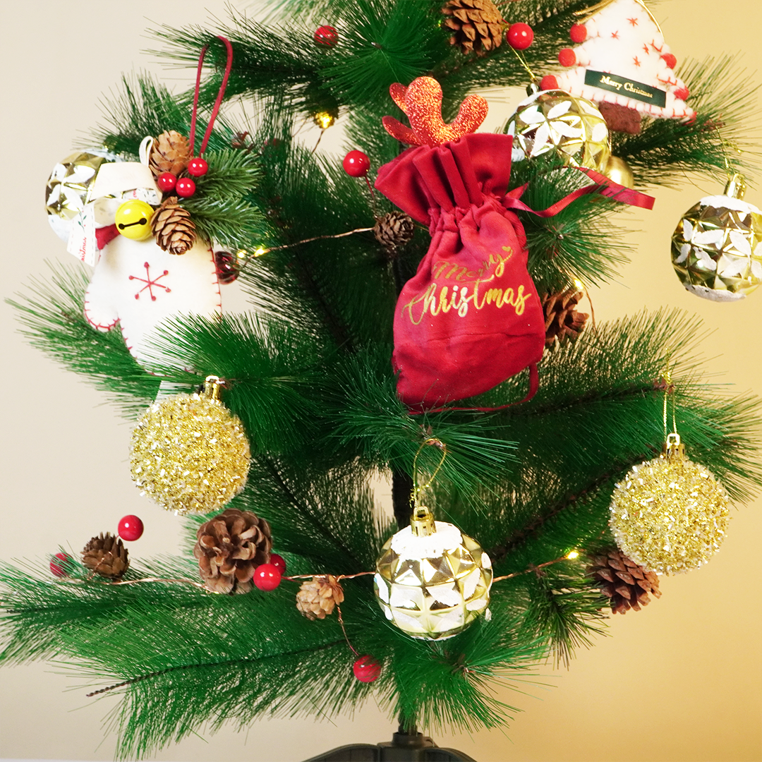 Lush Pine Artificial Christmas Tree – Premium Green X-Mas Decoration - Memories Insite