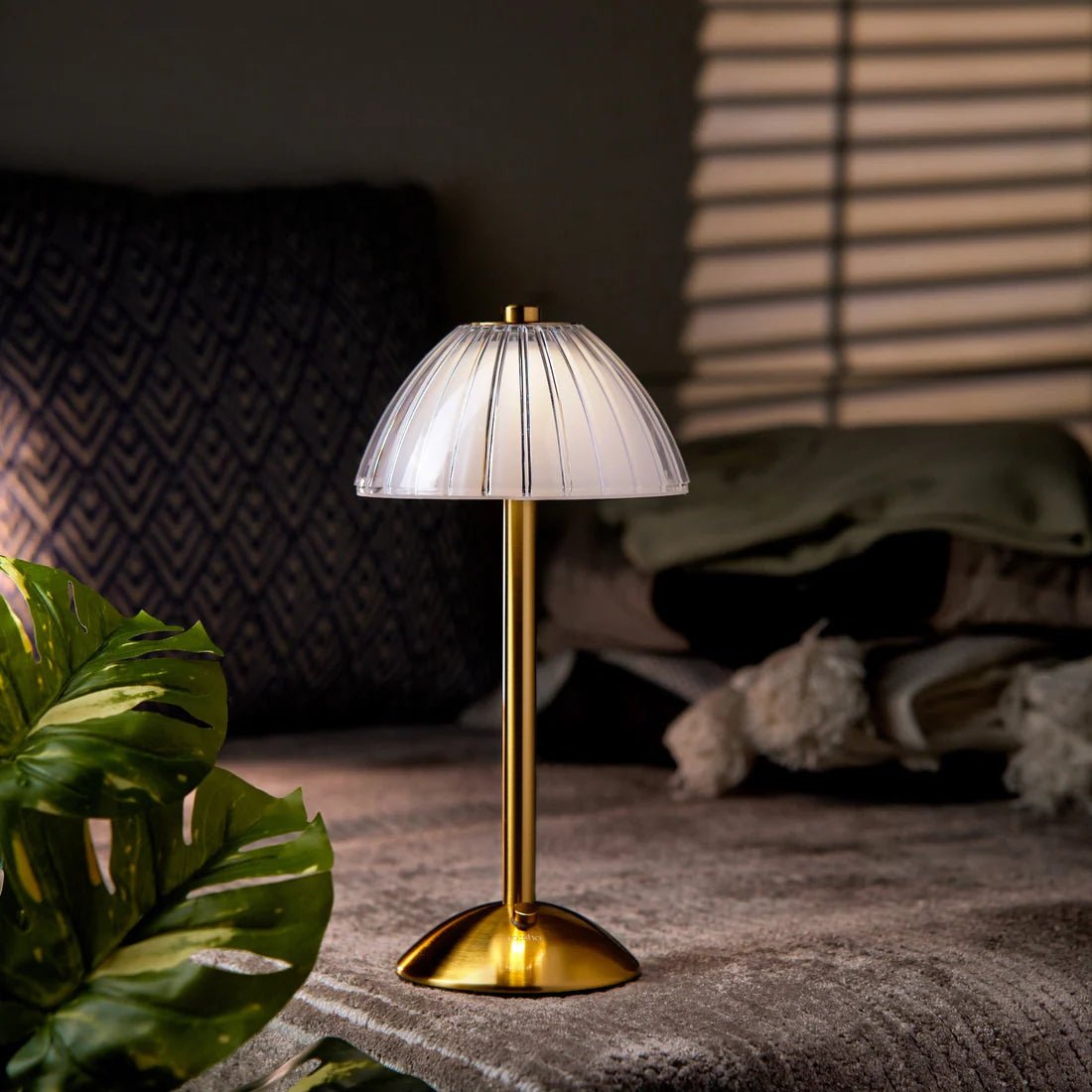 Zeno Elegant Rechargeable Touch Lamp - Memories InsiteYA06 LAMP