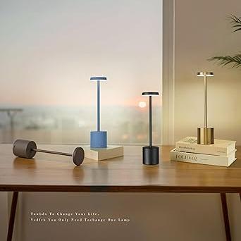 Kastyn™ Metal Table Lamp