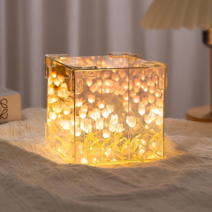 Tulip Cube Mirror Lamp - Memories InsiteTULIP LAMP