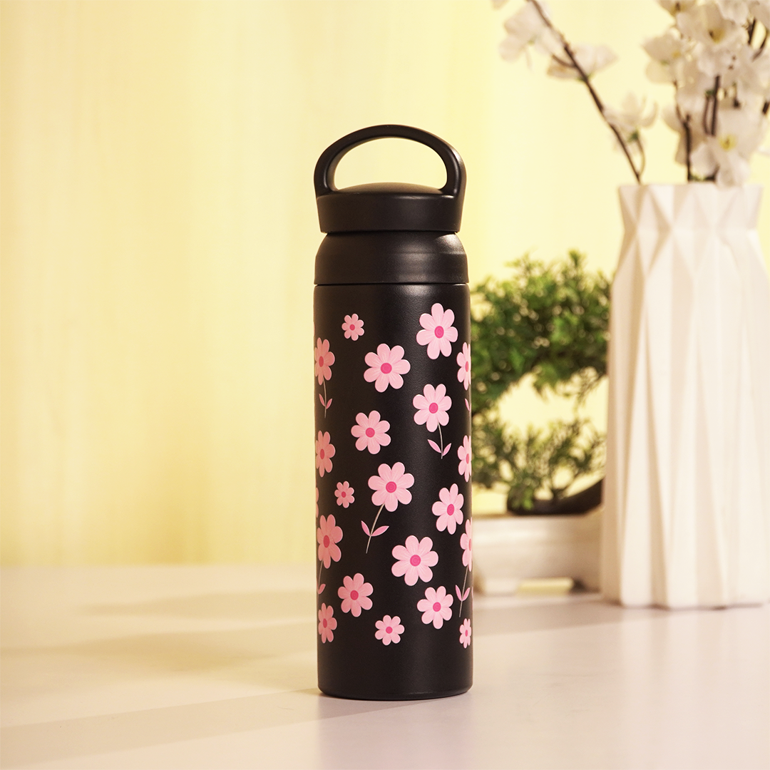 Daisy Bloom Vacuum Insulated Tumbler – 490ml Hot & Cold Stainless Steel Bottle with Carry Loop Lid