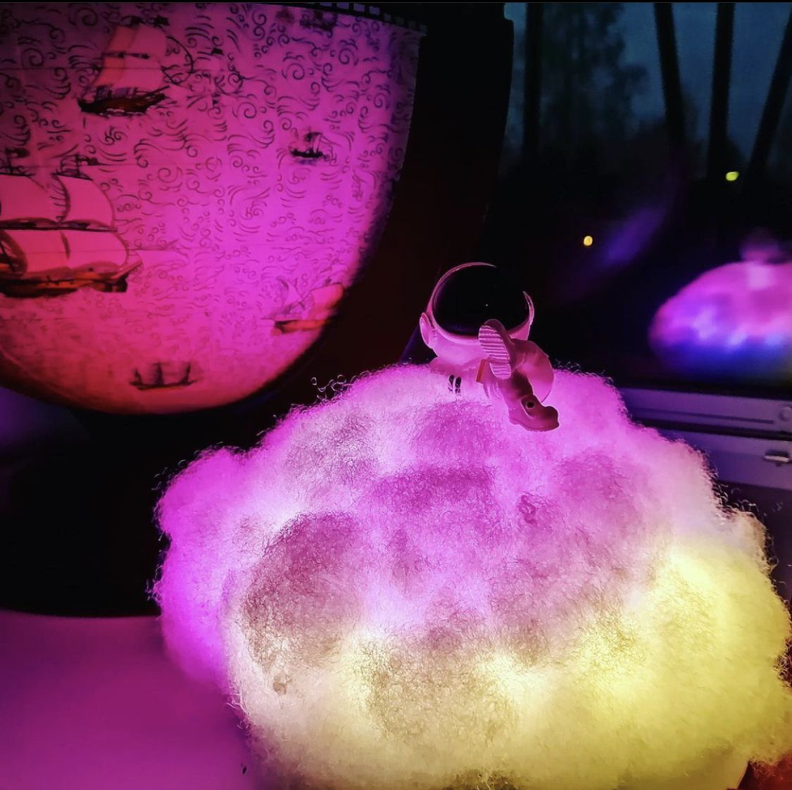 Cloud Astronaut Light Fluffy Lamp 3D Light Cloud (12 Colours & 366 Modes)