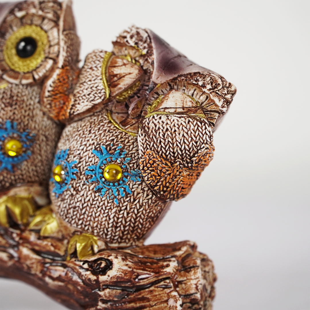 WiseCharm™ Owl Family Showpiece – Resin Decor with Artistic Detailing