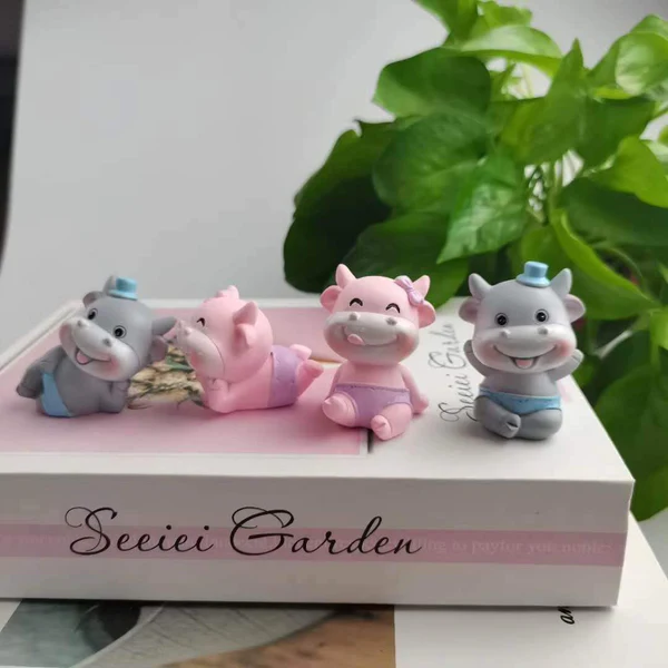 Cute Little Cow Cartoon Miniature Resin 4 Pieces Cow Figurine for Home Decor