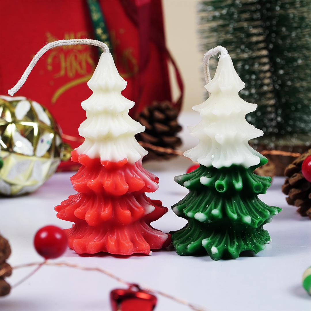 Set of 2 Festive Christmas Tree Sceneted Candles