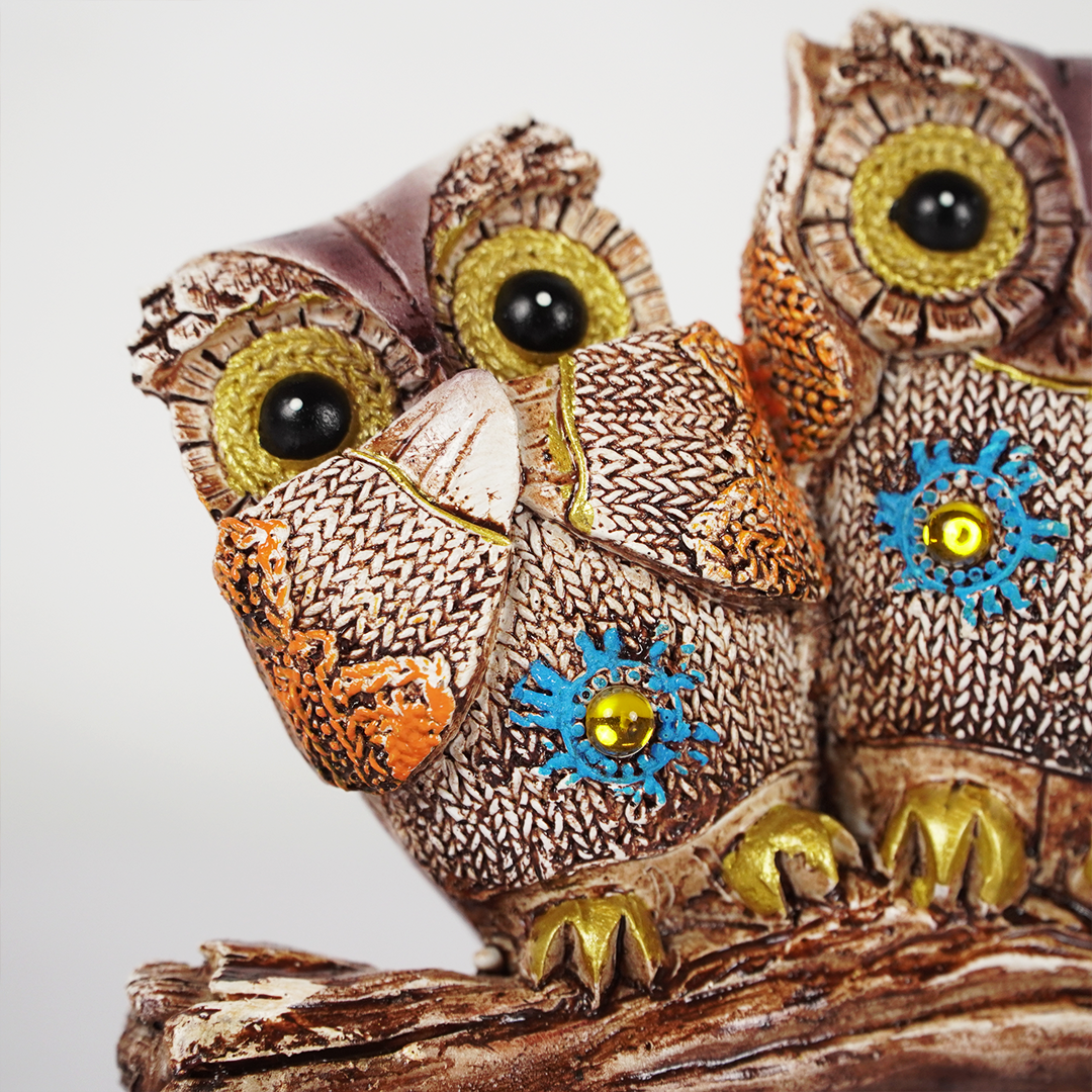 WiseCharm™ Owl Family Showpiece – Resin Decor with Artistic Detailing