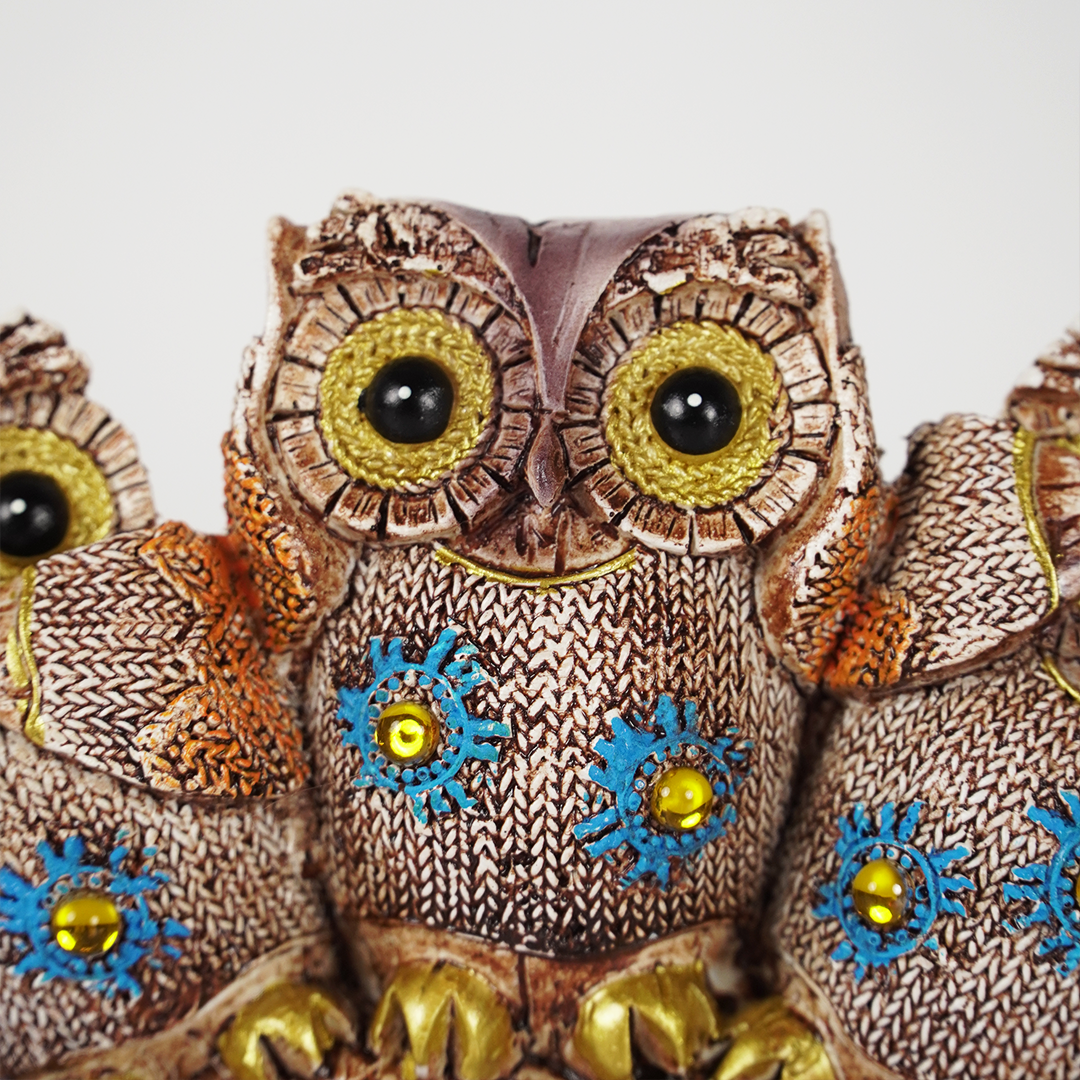 WiseCharm™ Owl Family Showpiece – Resin Decor with Artistic Detailing