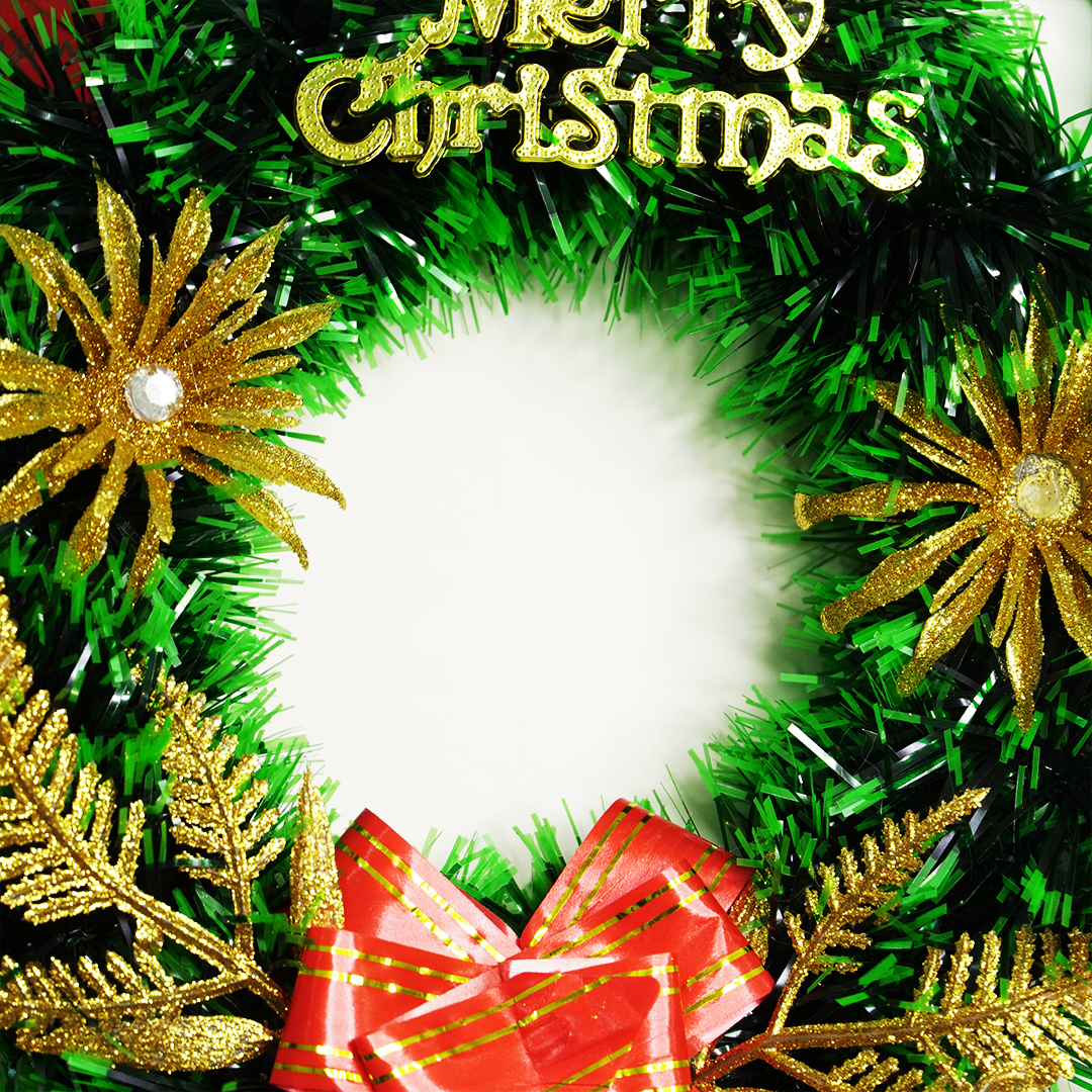 Festive Green Christmas Wreath with Golden Décor & Red Bow