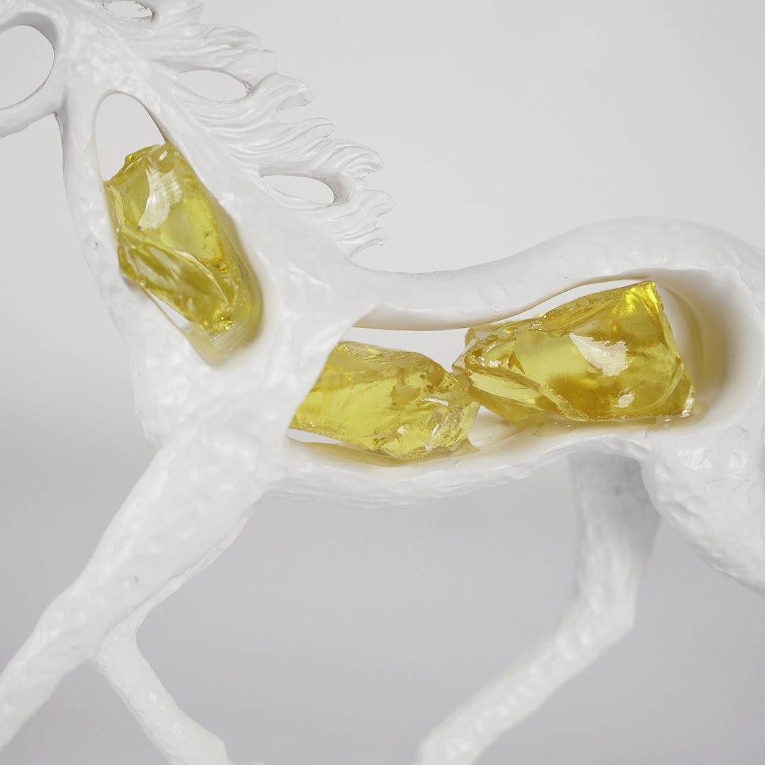 AurraGlow™ Horse Decor Showpiece – Modern Resin Sculpture
