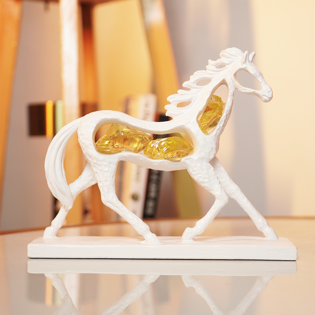 AurraGlow™ Horse Decor Showpiece – Modern Resin Sculpture