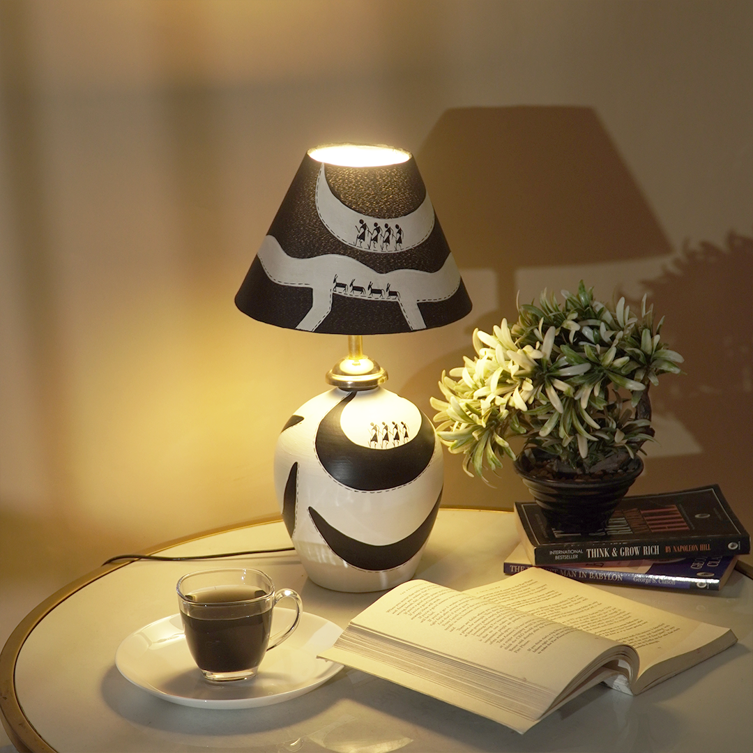 Artisan Noir Lamp – Handcrafted Black & White Aesthetic Light