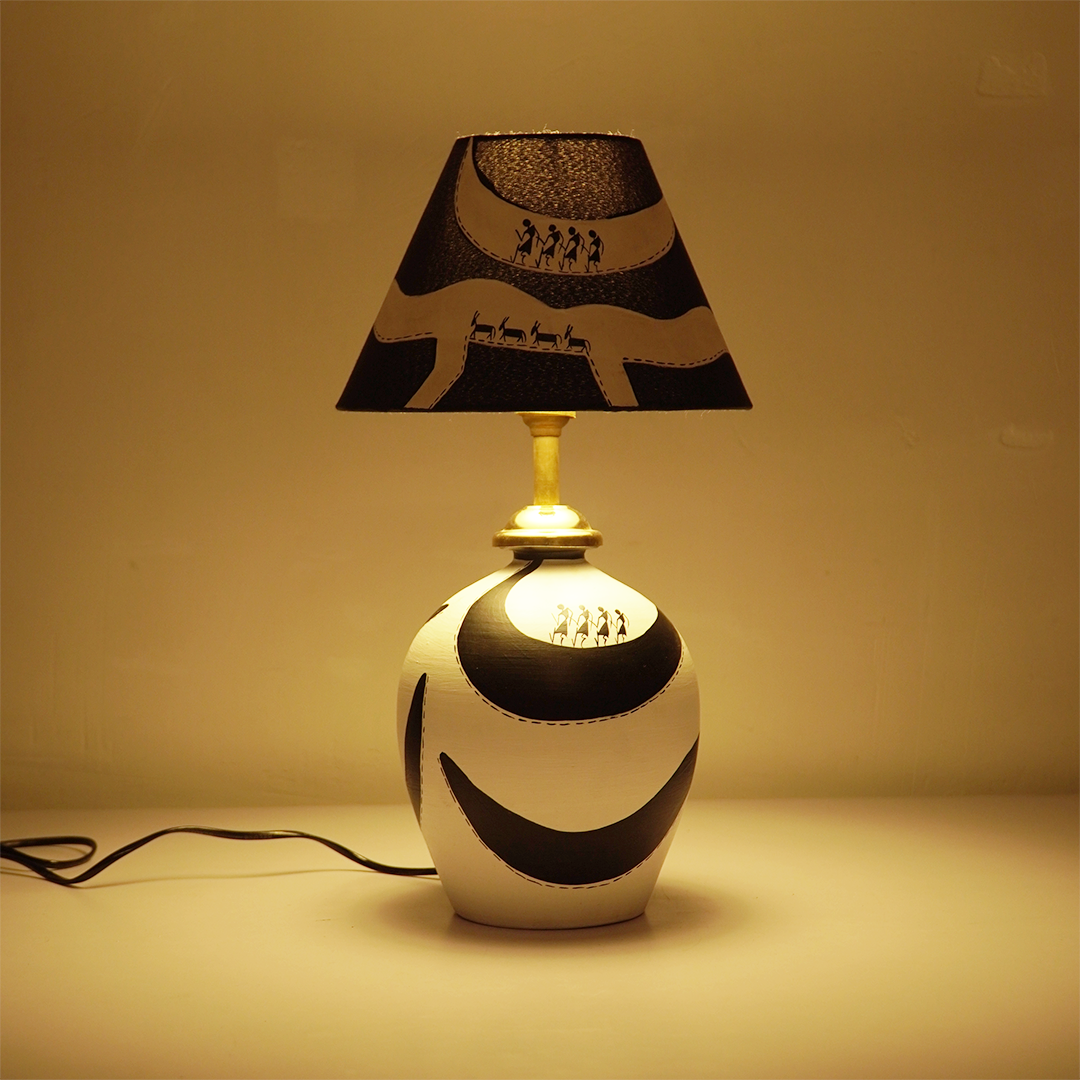 Artisan Noir Lamp – Handcrafted Black & White Aesthetic Light