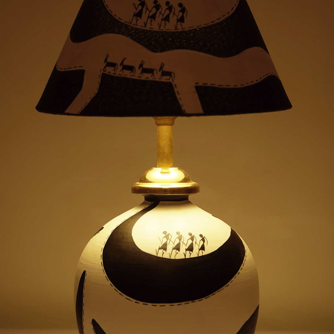 Artisan Noir Lamp – Handcrafted Black & White Aesthetic Light