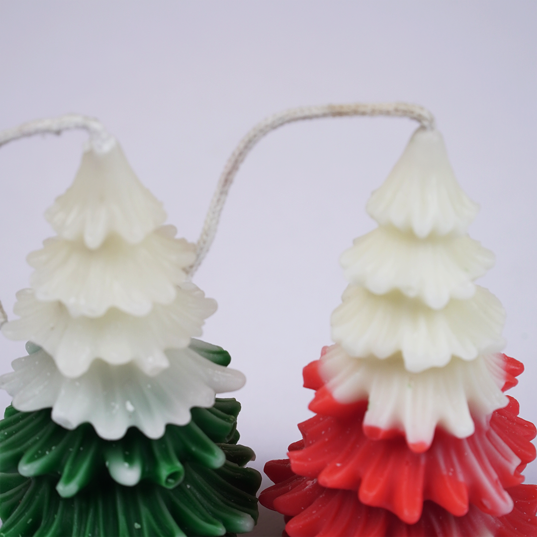 Set of 2 Festive Christmas Tree Sceneted Candles