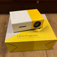 Mini Projector, Portable Projector, LED Projector with Remote Control, 1920 x1080P Video Projector with USB/HDMI/AV Interface Support