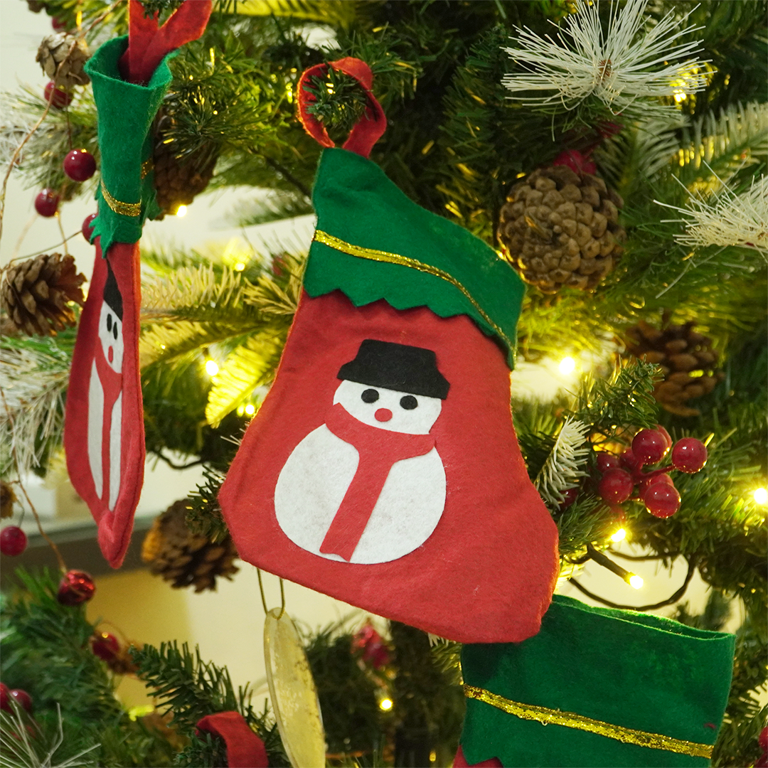Christmas Snowman Stockings – Set-4 Festive Gift Bags for Décor & Gifting (23cm x 13cm)