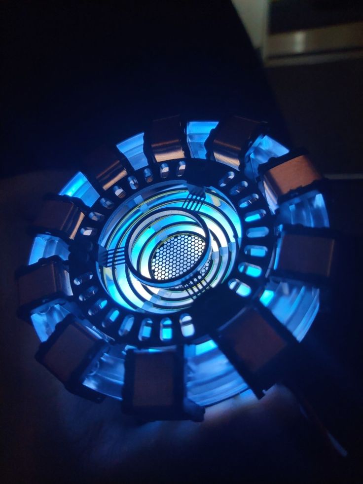 Lonyiabbi Réacteur à arc MK1 LED 1:1 à collectionner avec boîtier de présentation, commande vocale et éclairage alimenté par USB Lonyiabbi Réacteur à arc MK1 LED 1:1 à collectionner avec boîtier de présentation, commande vocale et éclairage alimenté par USB