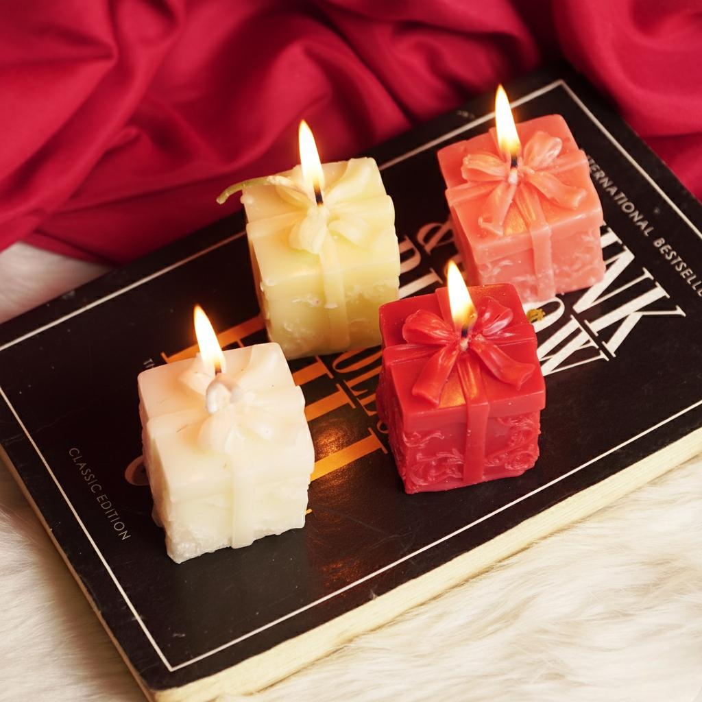 Pack of 4 Christmas Gift Box Candle