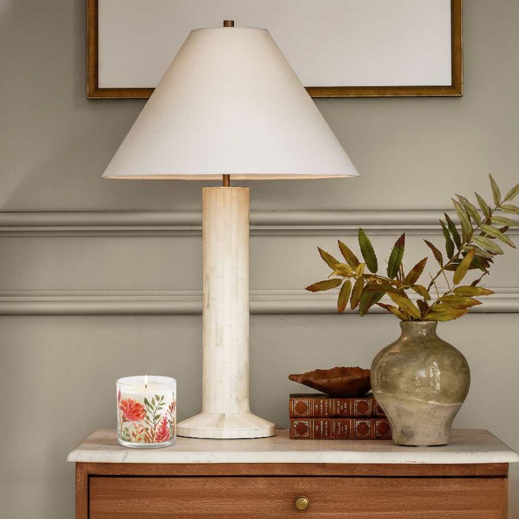 Warm Floral Scented Candle in Glass Jar | Elegant Aesthetic Home Décor Candle