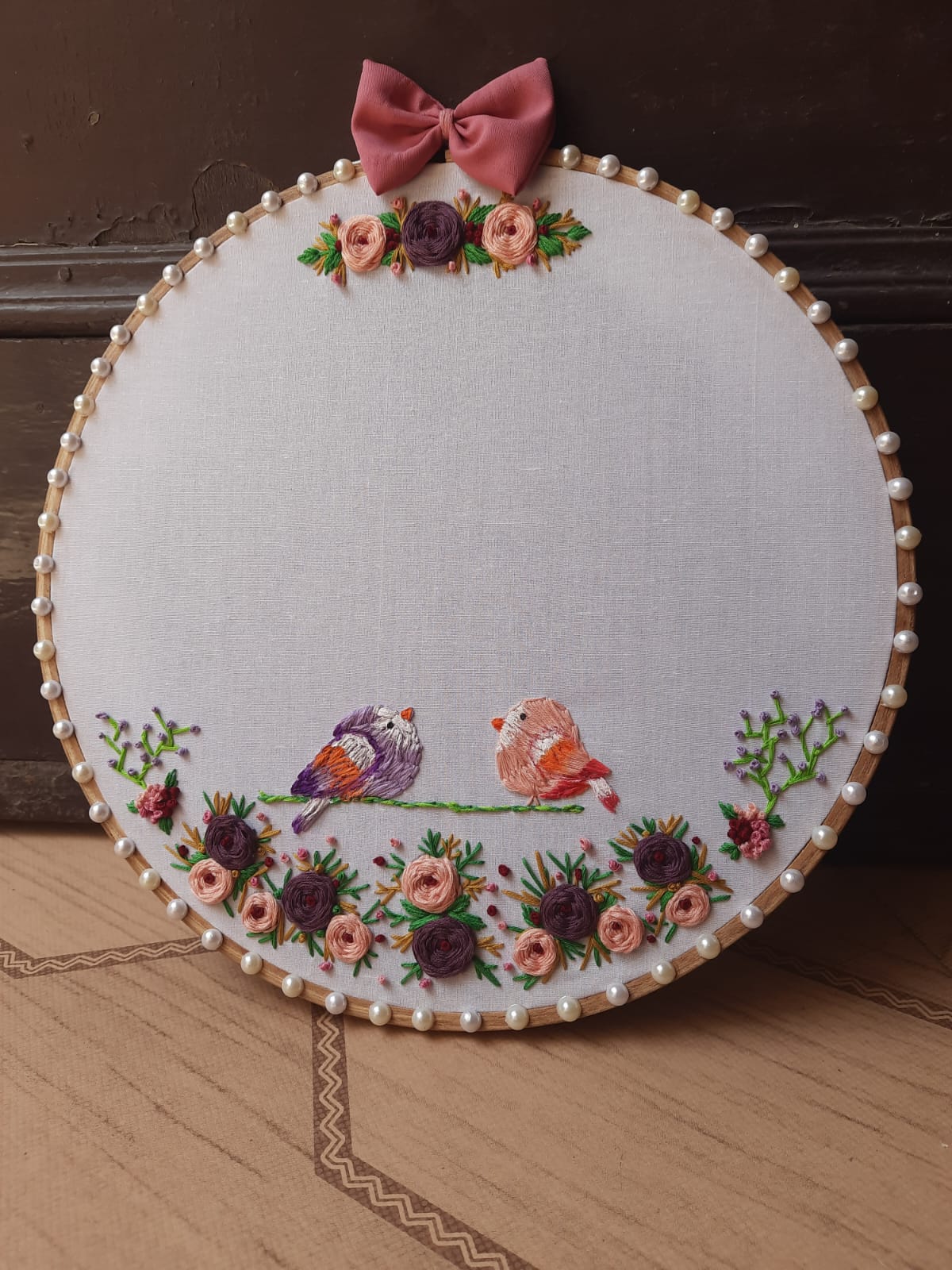 Customized Flowers Hand Embroidery resin frame for best gifts