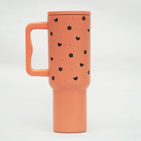 Blush Bloom™ 40oz Insulated Tumbler – Heart & Daisy Edition 🌸