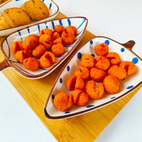 Indigo Leaf Ceramic Platter Set – 4 Leaf-Shaped Plates with Wooden Tray | Elegant Serveware