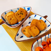 Indigo Leaf Ceramic Platter Set – 4 Leaf-Shaped Plates with Wooden Tray | Elegant Serveware
