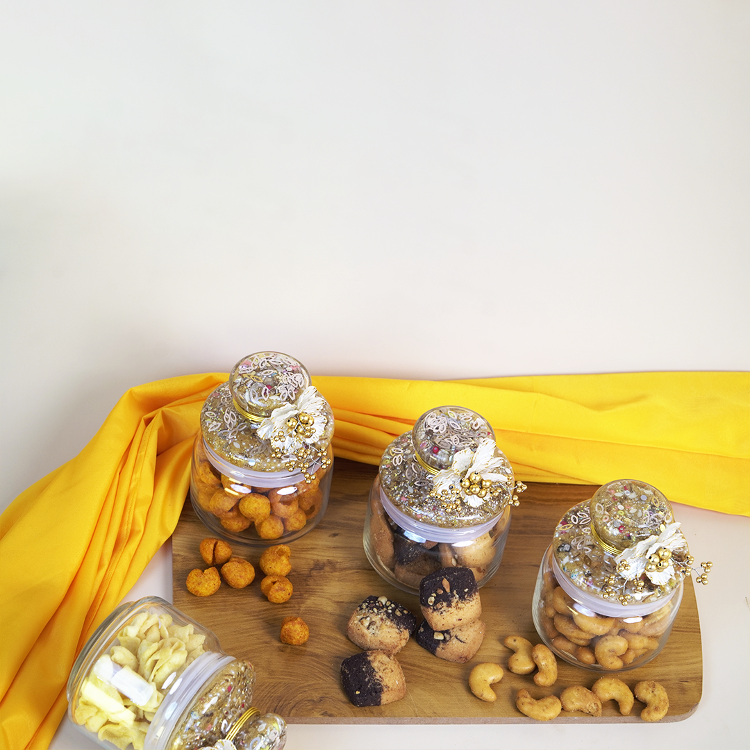 Set of 4 Golden Delight Festive Jar Set – Decorative Snack & Dry Fruit Jars for Gifting & Home Décor