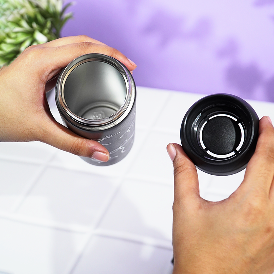 Midnight Elegance Bottle – Timeless Design with Modern Functionality- Black