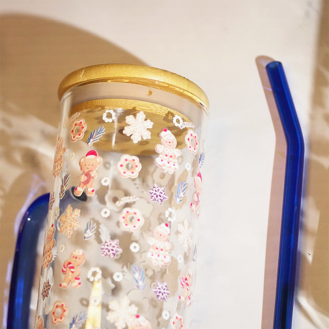 Christmas Ginger Bread with Minis Glass Tumbler with Handle & Bamboo Lid – Set of 2 | Festive Holiday Design with Straw